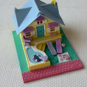 Polly Pocket Summer House Playset 1993 - Bluebird - Pretend Play Toy House Vintage PP - Yellow House with Pool - No Figurines Only House