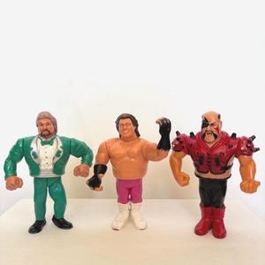 3 Vintage 90er Jahre WWF Hasbro Wrestling Figuren WWE Brutus Ted Dibiase Krieger Spielzeug Million Dollar Man Beefcake Figuren