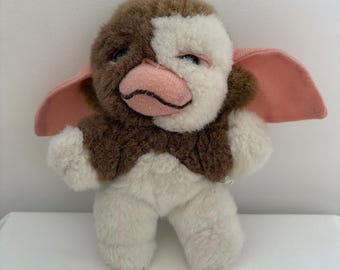 ニードルフェルトのギズモアートドール：ウールのグレムリン彫刻