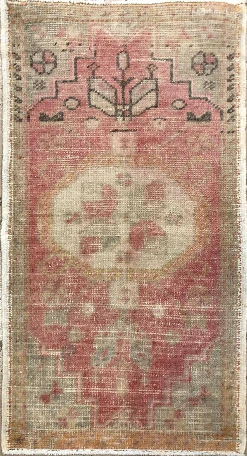 1/'9 x 3/'2 ft Vintage Mini Turkish Rug