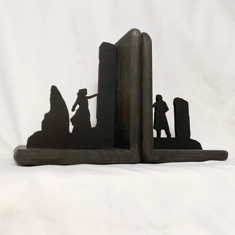 Outlander Bookends/Outlander gift/Scotland/book shelf/Craigh Na Dun/handmade gift/unique bookends/gift for book lover/highland/geek gift image 4