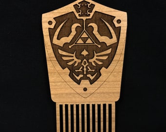 Zelda Beard Comb/Shield/Wooden Beard Comb/Stocking Stuffer for men/Husband/Personalized Comb/Beard Care/Christmas gift for men/husband