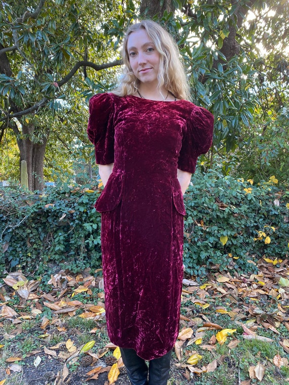 1980s does 1940s Merlot Crushed Velvet Peplum Dre… - image 4