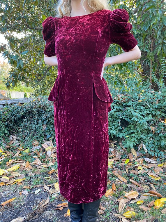 1980s does 1940s Merlot Crushed Velvet Peplum Dre… - image 2