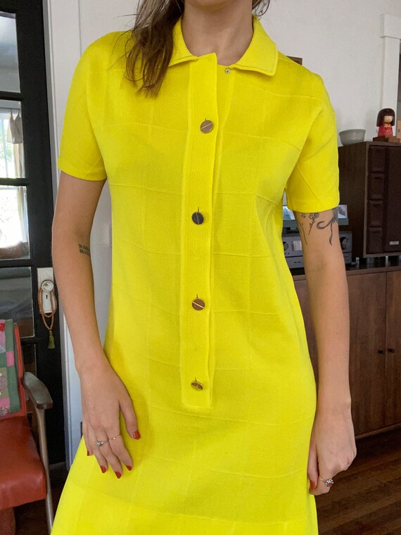 1960s Lemon Yellow Shift Dress / Virgin Wool / 19… - image 2