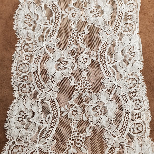 New Natural Calais Lace, 17 cm, Made in France