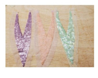 Glitter beaded V-neck, width 12 cm / height 30 cm, please specify the color when ordering