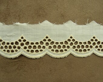 BRODERIE ANGLAISE ecru - 4.5 cm