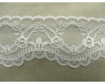 White Calais lace of French manufacture, 4.5 cm, embroidered on tulle