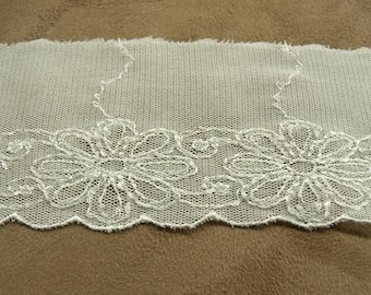 BRODERIE FINE ivory on embossed mesh, 6 cm/height of embroidery: 3 cm,