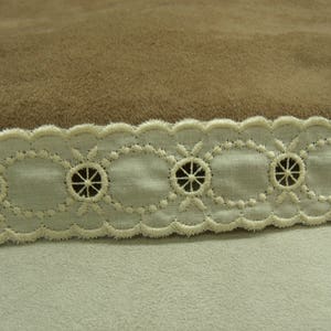 broderie anglaise vintage entre 2 écru,3.5 cm image 2