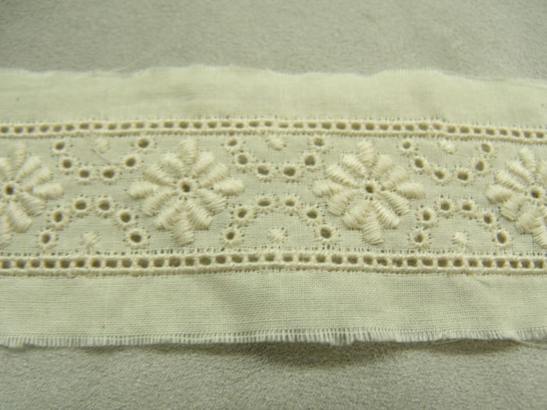 English Embroidery Between 2 Vintage Ecru 4 Cm Embroidery  Etsy