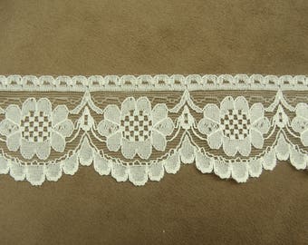 Light Beige Calais Lace, 5 cm, Made in France