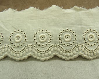 BRODERIE ANGLAISE ecru 6 cm