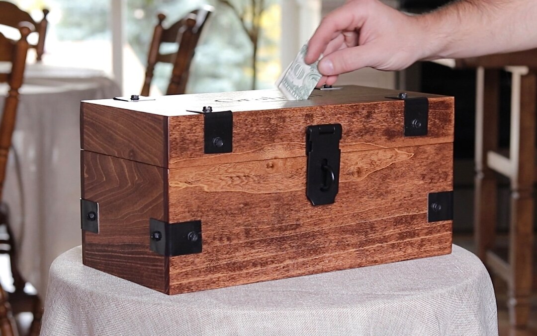 Manucure de voyage BASSETT U.S.A HEIRLOOM TREASURE CHEST 1978 Doré Etat