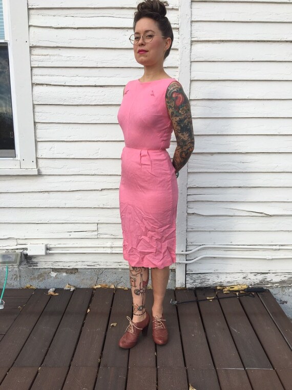 Vintage 60s linen bright pink sleeveless wiggle dr