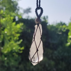 Bergkristall Spitze - Makramee Edelstein Kette Natur klar Schutz Rarität Heilstein Kristall Mann Frau Er Sie Geschenk Freund Schwester