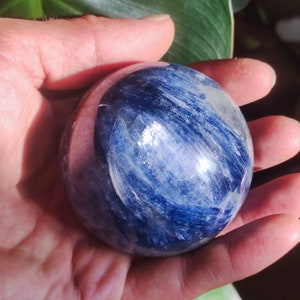 61 mm Cyanite Kyanite Disthene Sapparite blue AAA gemstone ball decoration sphere collector mineral specimen healing stone living nature quality rare rarity