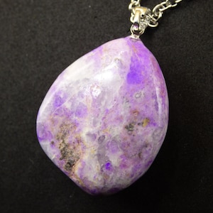 Sugilith / Sugilite inkl. 925 Silberöse lila Edelstein Kette HIPPIE Ethno Natur Heilstein Rarität Selten Flash Wow Sammler Investition Edel