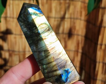 Labradorite ~ Obelisk Tower Tip Magical Gemstone Decoration Crystal Crystal Play Ball Meditation ~HIPPIE ~GOA ~Boho Healing Stone Natural Treasure