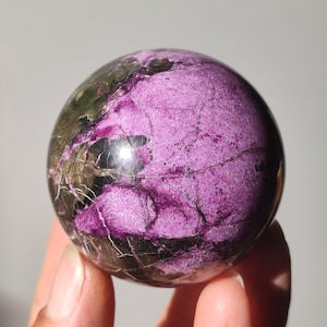 Stichtite AAA - Gemstone Ball Natural Healing Stone Decoration Sphere Crystal Gift Him Her House Inauguration Apartment Energy Power Meditation