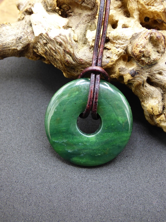 Nephrit Jade ~ Edelstein Kette Donut grün Natur Heilstein Schutzsymbol Mann Frau Er Sie Glück Anhänger HIPPIE Tibet Ethno Rarität Geschenk