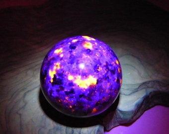 Yooperlite / Sodalite-Syenite UV-ACTIVE ~ Magical Gemstone Ball Massage & Decorative Sphere Crystal Play Ball Meditation ~HIPPIE Healing Stone