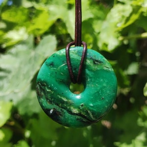 Collar de piedra preciosa de variscita de 40 mm con forma de donut y disco Pi, piedra curativa redonda, verde, natural, rareza, regalo para hombre, mujer, él, ella, amigo, hermano, colgante de la suerte.