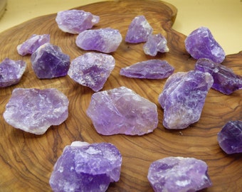 Amethyst Roh Wassersteine lila Auf+Entladen Edelsteine Wasserstein Trinkwasser Edelsteinwasser Chakra Heilstein Naturmedizin Energiewasser