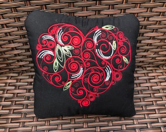 Valentines pillow, floral heart cushion, decorative cushion, floral heart pillow, valentine's gift, Mother's Day gift