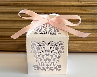wedding favour boxes with ribbon, keep sake, table decoration, Mr and Mrs, wedding favours, wedding, keep sake gift,wedding decor