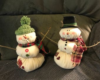 Knit Cap or Top Hat Snowman