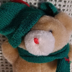 1999 Vintage kawaii Hipoint Knitting Inc teddy bear plush Christmas ornament Avon near mint condition winter holiday knit