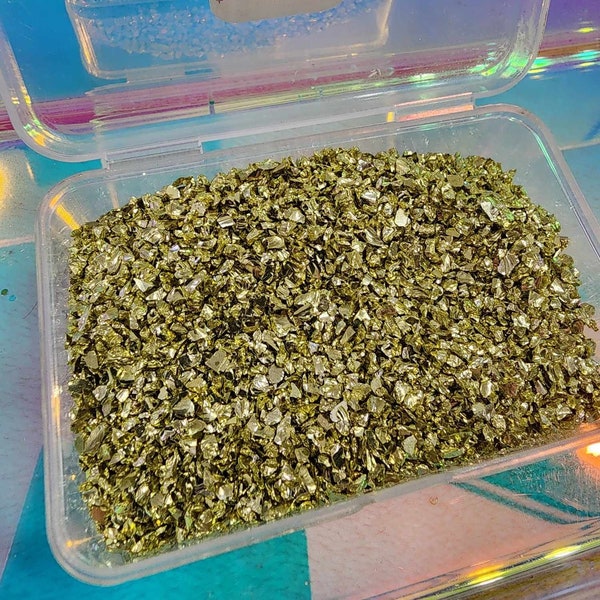 Green Gold Crushed Rocks, 100g Crushed Glass rocks, fake bake supplies, craft supplies, Crushed rocks, wedding, party