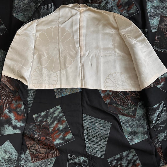 Vintage Japanese Silk Haori Jacket with Abstract … - image 5