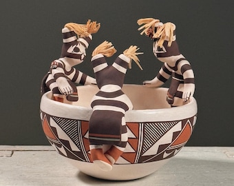 Maceta vintage de la amistad de los nativos Acoma, firmada por Marilyn Ray (2008)