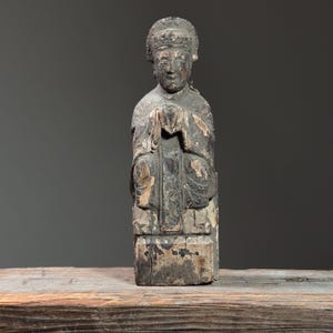 Antique Chinese Hand Carved Deity/Dignitary Figurative Sculpture
