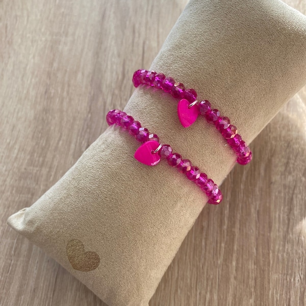 Bracelet femme élastique/en perle rose/ breloque cœur rose