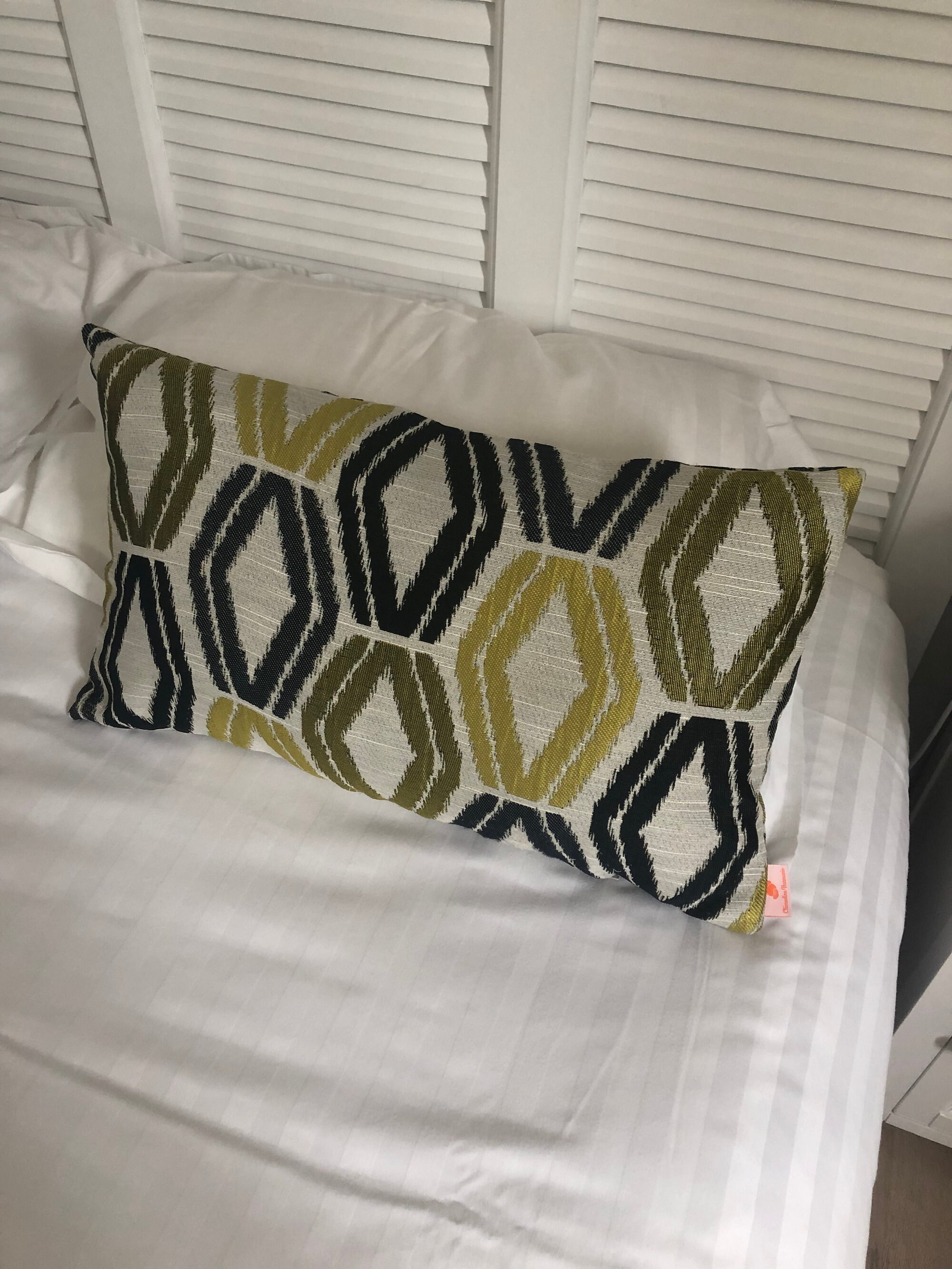 Housse de Coussin avec Tissu Imprimé Graphique Jaune Moutarde, Noir et Gris , Cushion 30x50cm