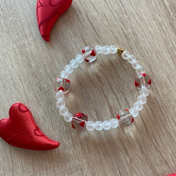 Bracelet femme élastique/ SAINT VALENTIN/ perle verre cœur rouge / chic /moderne