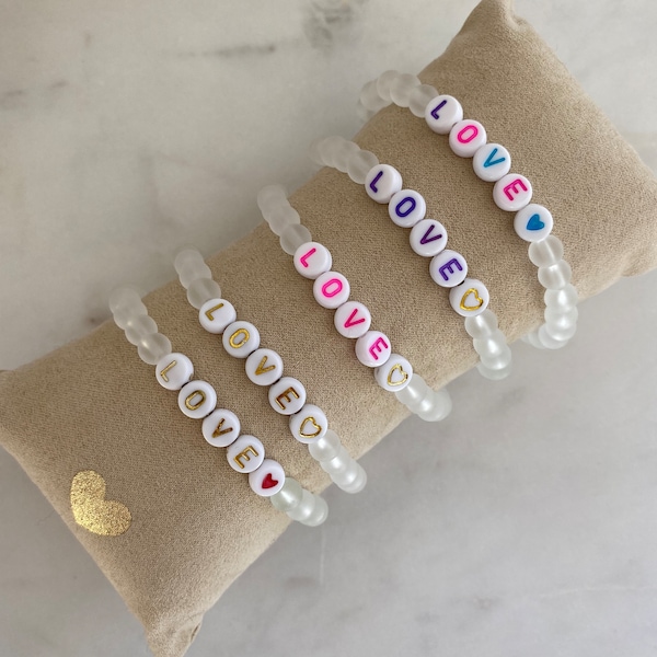 Bracelet femme élastique/LOVE/ COEUR/- perles en verre - perles acryliques