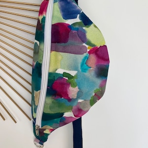 Sac banane tissu coloré printemps, porté de travers, femme, esprit aquarelle tendance