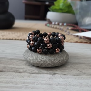 Armband med lavasten och minnestråd