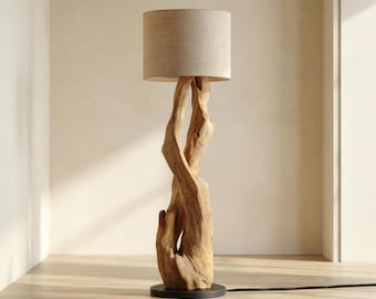 Rustieke houten vloerlamp Sculpturale drijfhoutlamp Houten staande lamp Handgemaakte meubels Gezellige slaapkamerinrichting