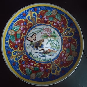 Beautiful plate birds with flowers very nice piece, hand painted, gold plated, 26 cm