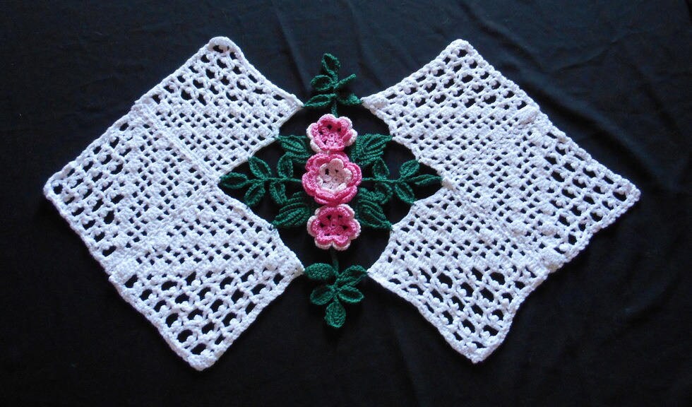 Napperon Au Crochet avec Rose