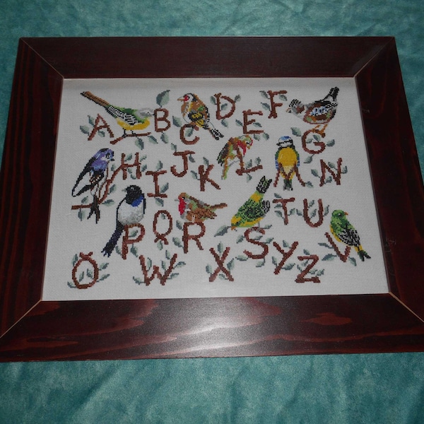 Tableau broderie abécédaire oiseaux à suspendre