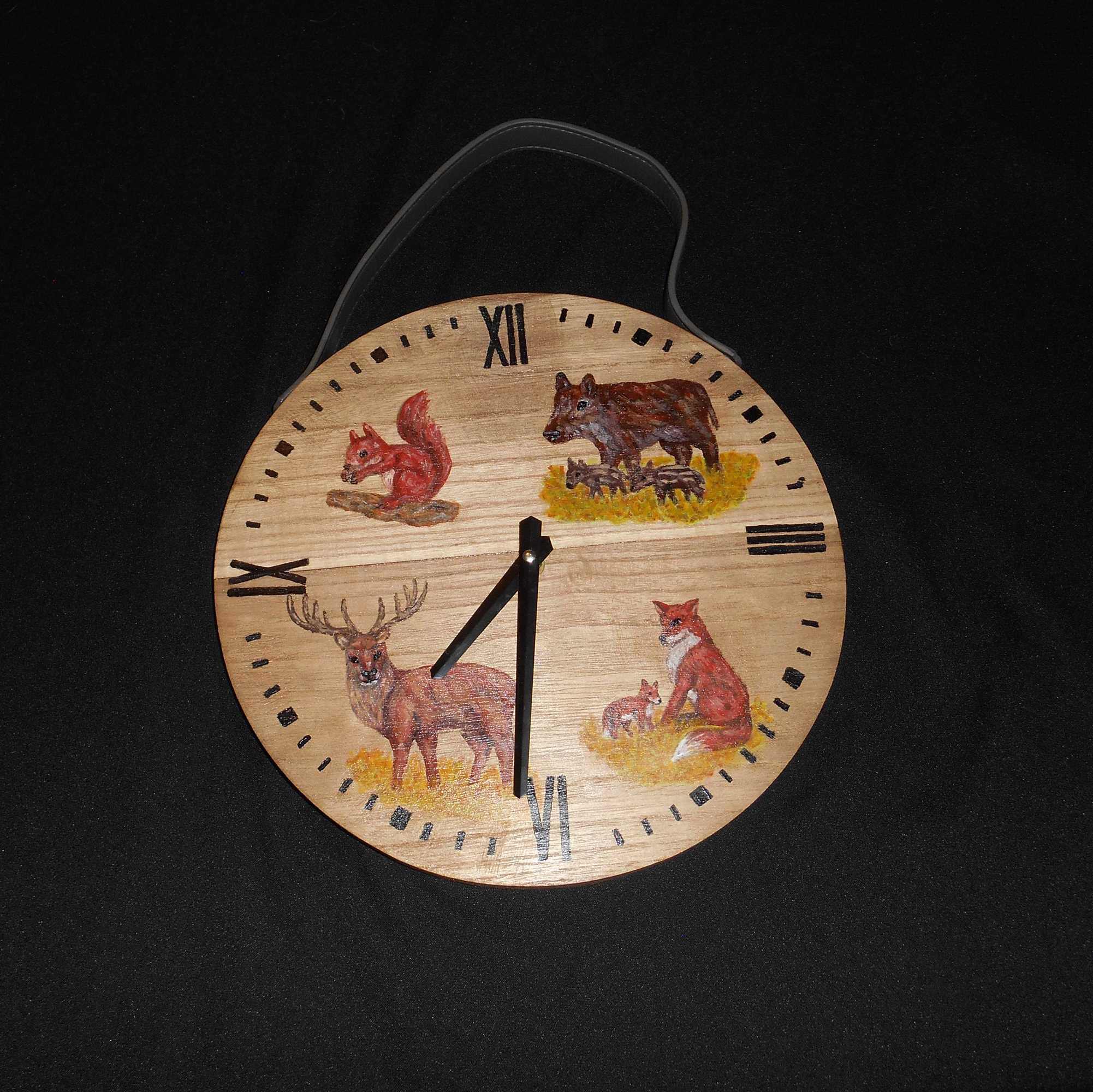 Horloge en Bois Rustique Peinte avec Animaux de La Forêt