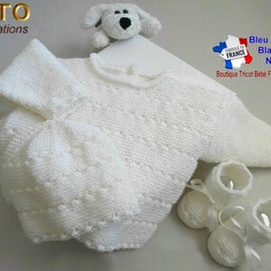 TUTORIAL TU-018- 1 month PDF baby knitting set striped vest, hat white booties, bb, knitting pattern only in French