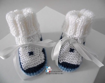 Chaussons bébé 1 mois 4 couleurs nuances bleu tricot bébé mixte ruban satin modèle tricot bb modèle layette tricoté main Sur COMMANDE